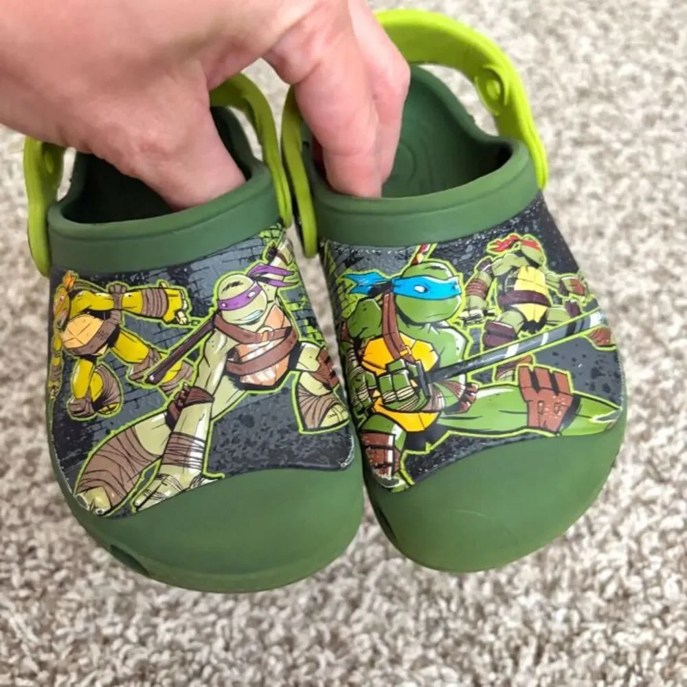 Size 8 / Toddler Boy Ninja Turtles Crocs